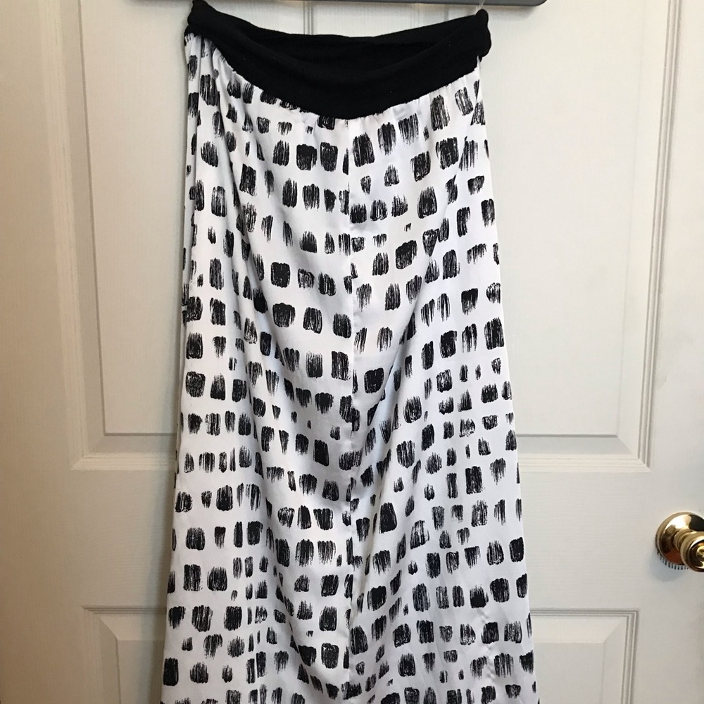 FLOWY SKIRT